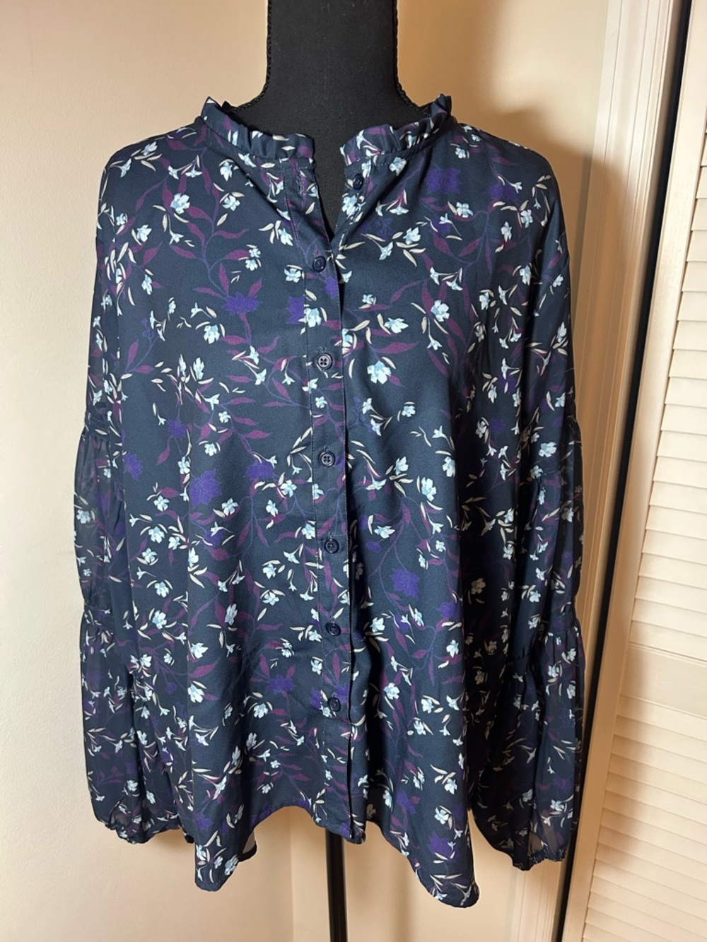 D&G Midnight Blue Floral Blouse Size XL